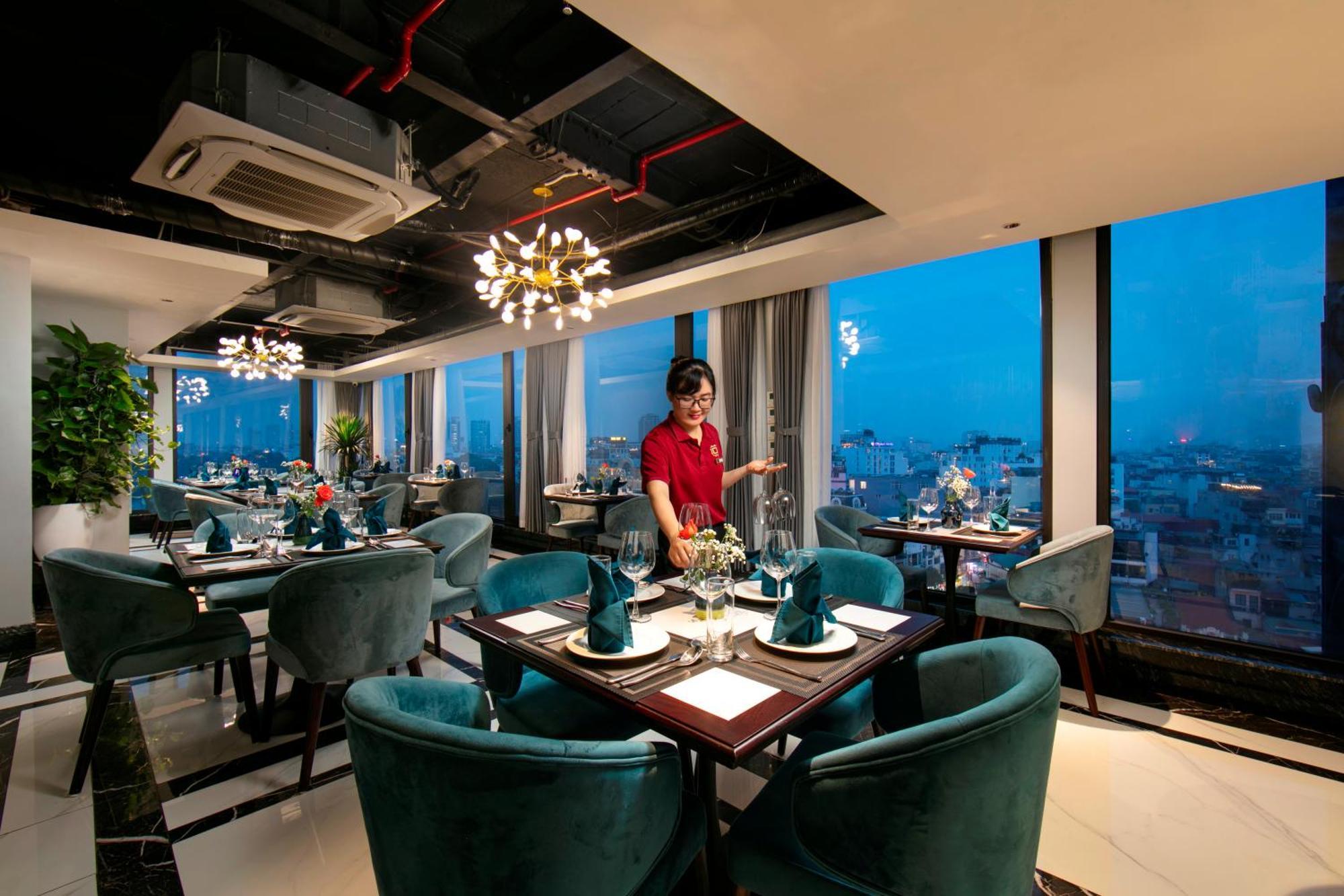 May De Ville Lakeside Hotel Hanoi Bagian luar foto The 360 Restaurant