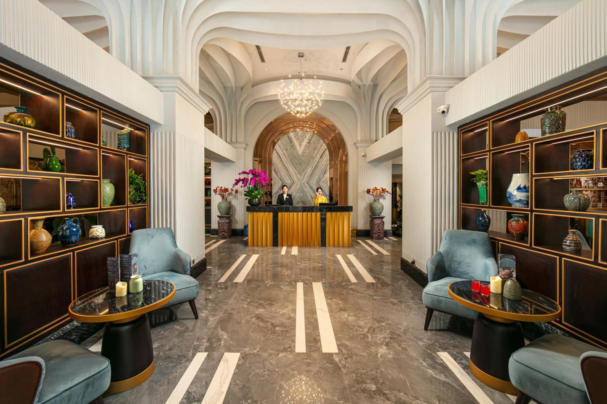 May De Ville Lakeside Hotel Hanoi Bagian luar foto Lobby