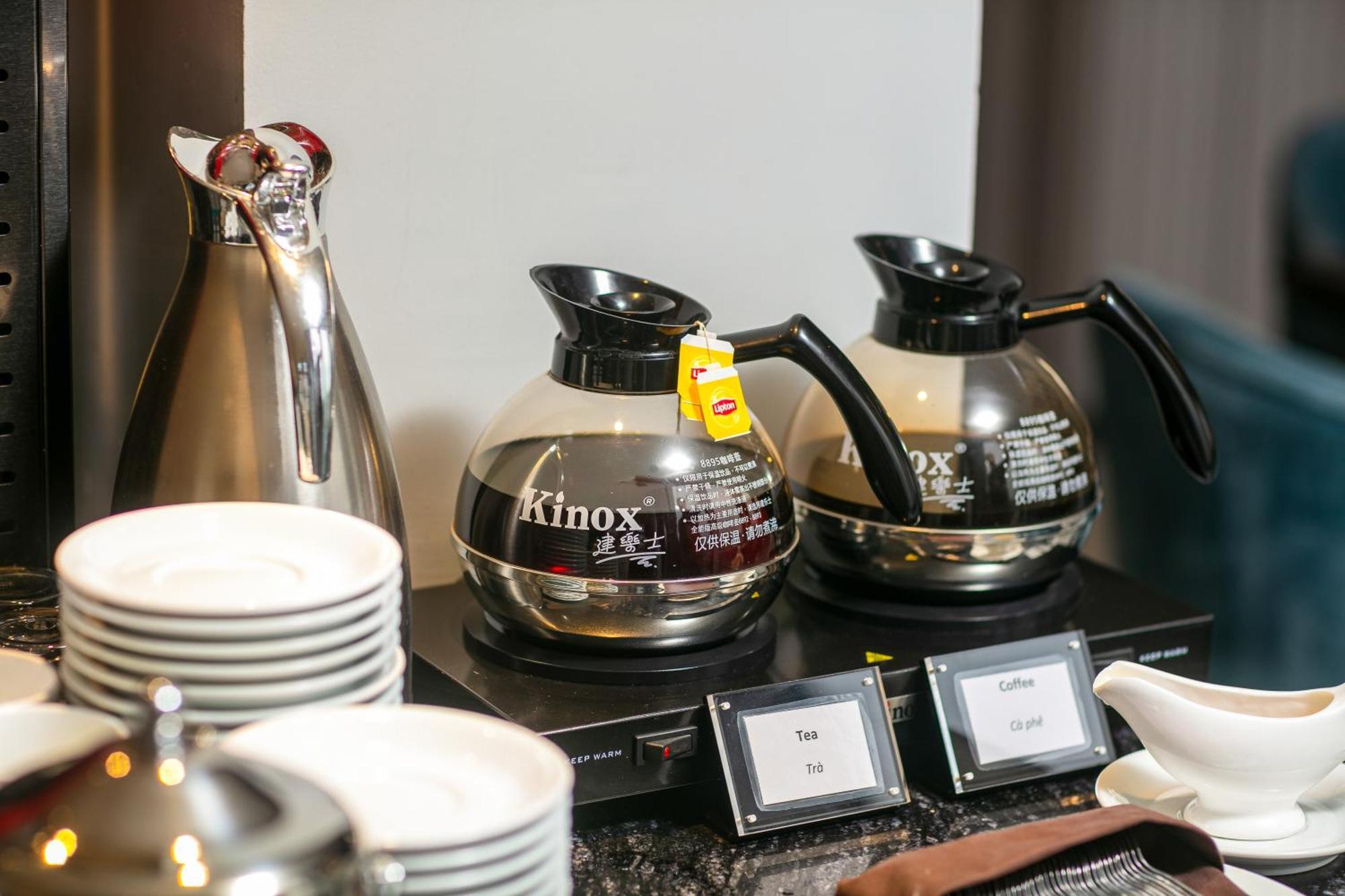 May De Ville Lakeside Hotel Hanoi Bagian luar foto Coffee pots