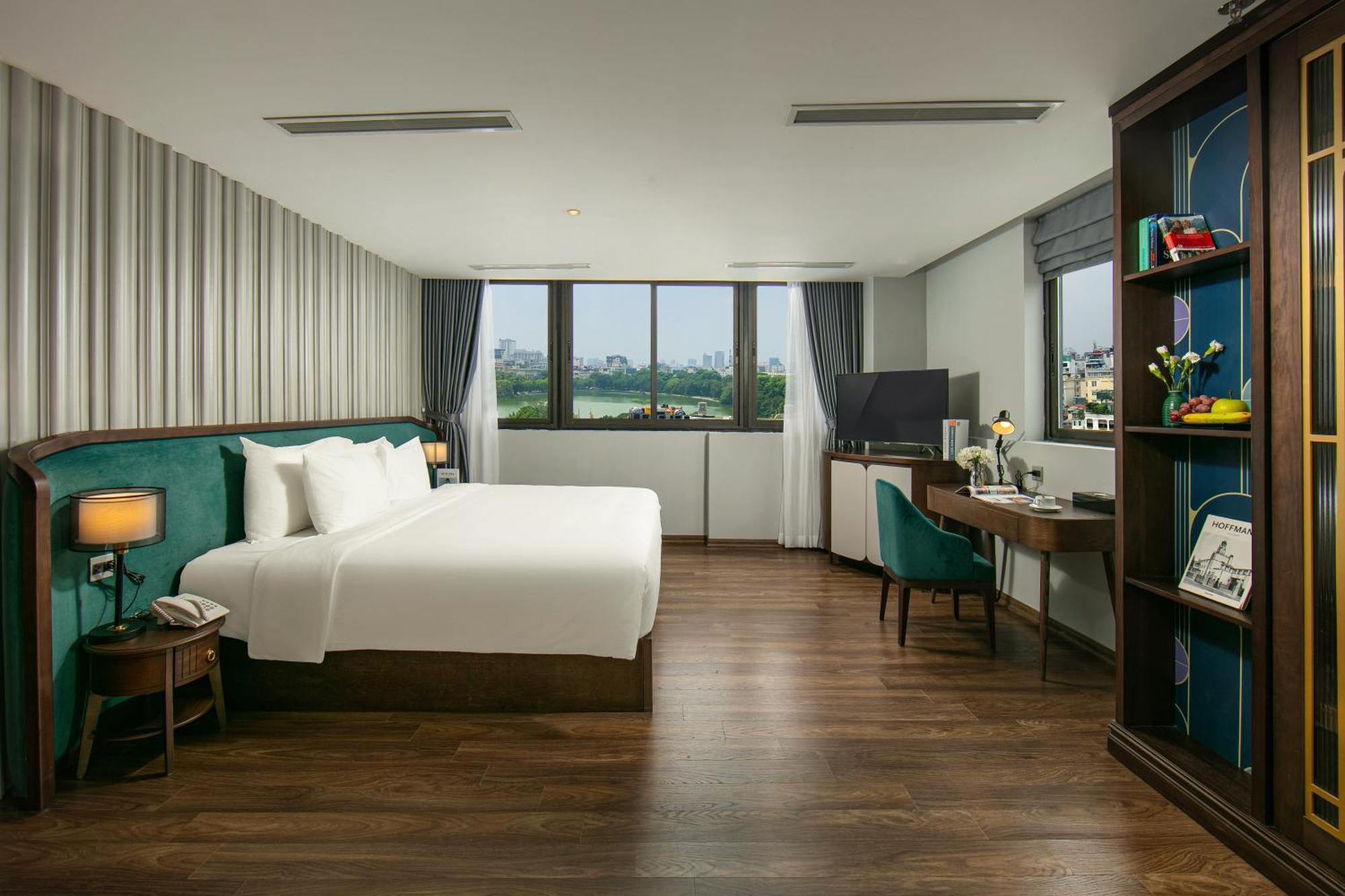 May De Ville Lakeside Hotel Hanoi Bagian luar foto Deluxe Suite